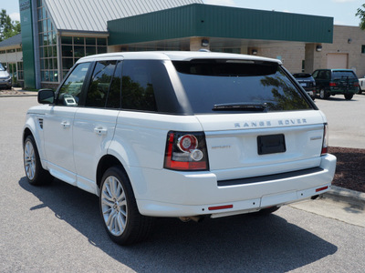 land rover range rover sport 2013 white suv hse gasoline 8 cylinders 4 wheel drive shiftable automatic 27511