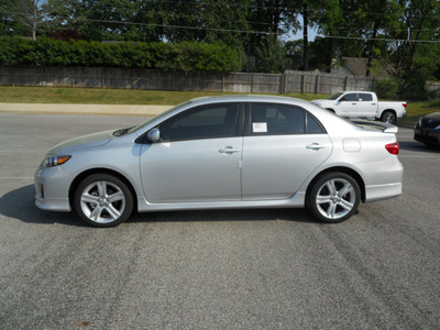 toyota corolla 2013 silver sedan s gasoline 4 cylinders front wheel drive automatic 75604
