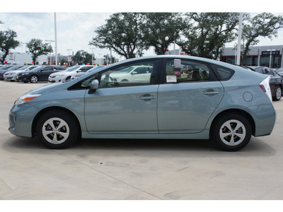 toyota prius 2013 lt  green hatchback five hybrid 4 cylinders front wheel drive automatic 78232