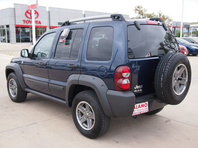 jeep liberty 2006 dk  blue suv renegade gasoline 6 cylinders 4 wheel drive automatic 78232