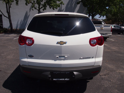 chevrolet traverse 2012 white lt gasoline 6 cylinders front wheel drive automatic 75075