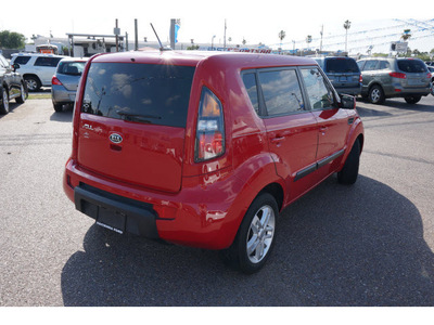 kia soul 2011 red hatchback gasoline 4 cylinders front wheel drive automatic 78539