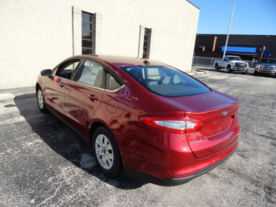 ford fusion 2013 red sedan s 4 cylinders front wheel drive automatic with overdrive 60546