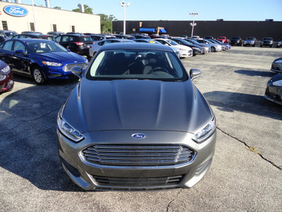 ford fusion 2013 gray sedan se 4 cylinders front wheel drive automatic with overdrive 60546