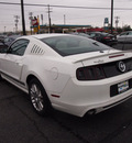 ford mustang 2013 performance white coupe premium gasoline 6 cylinders rear wheel drive automatic 77642