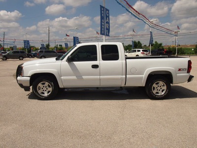 chevrolet silverado 1500 2006 flex fuel 8 cylinders 4 wheel drive not specified 77375