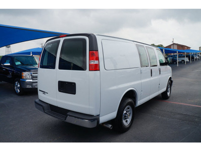 chevrolet express cargo 2013 white van 2500 flex fuel 8 cylinders rear wheel drive 6 speed automatic 76234