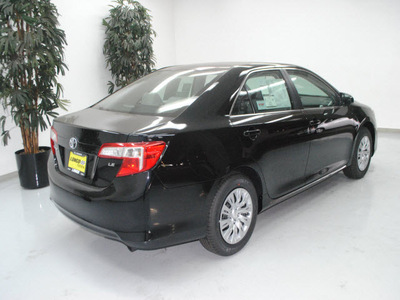 toyota camry 2013 black sedan le gasoline 4 cylinders front wheel drive automatic 91731