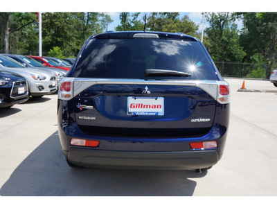 mitsubishi outlander 2014 dk blue se gasoline 4 cylinders front wheel drive automatic 77090