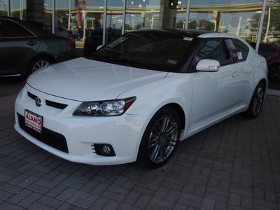 scion tc 2013 white coupe gasoline 4 cylinders front wheel drive automatic 78232