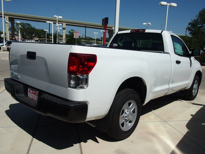 toyota tundra 2013 white grade gasoline 6 cylinders 2 wheel drive automatic 78232