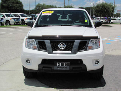 nissan frontier 2012 white gasoline 6 cylinders 2 wheel drive automatic 33884