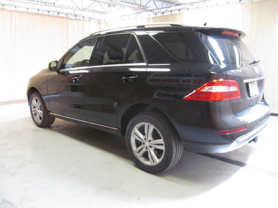 mercedes benz m class 2013 black suv ml350 4matic gasoline 6 cylinders all whee drive automatic 44883