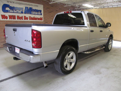 dodge ram 1500 2008 silver gasoline 8 cylinders 4 wheel drive automatic with overdrive 44883