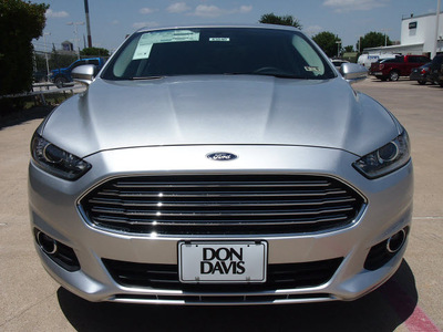 ford fusion 2013 silver sedan se gasoline 4 cylinders front wheel drive automatic 76011