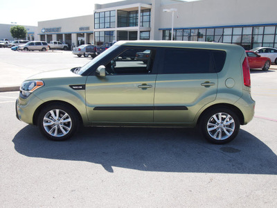 kia soul 2012 green hatchback gasoline 4 cylinders front wheel drive automatic 78224