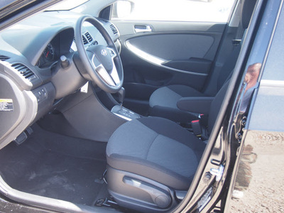 hyundai accent 2013 black hatchback gs gasoline 4 cylinders front wheel drive autostick 77065
