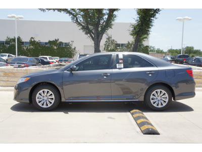 toyota camry 2013 gray sedan le gasoline 4 cylinders front wheel drive automatic 78232