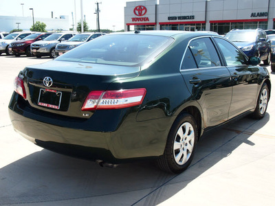 toyota camry 2011 green sedan le gasoline 4 cylinders front wheel drive automatic 78232