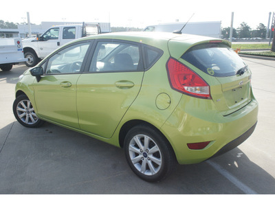 ford fiesta 2012 lt  green hatchback se gasoline 4 cylinders front wheel drive automatic 77539