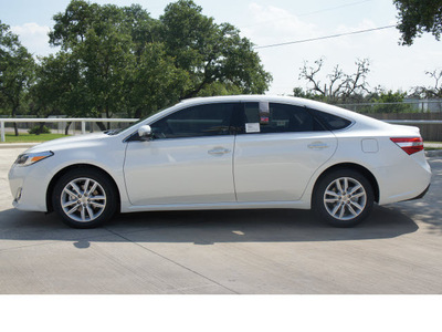 toyota avalon 2013 white sedan limited gasoline 6 cylinders front wheel drive automatic 78232
