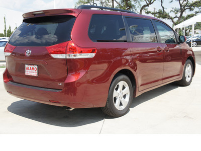toyota sienna 2013 dk  red van le 7 passenger auto access sea gasoline 6 cylinders front wheel drive automatic 78232