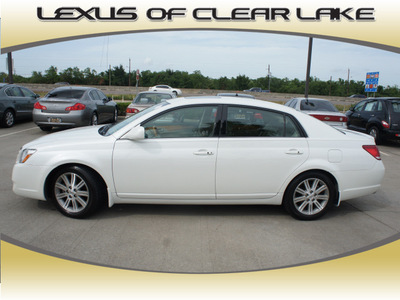 toyota avalon 2007 off white sedan limited gasoline 6 cylinders front wheel drive automatic 77546