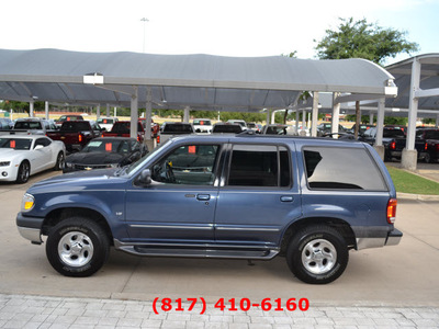 ford explorer 2000 blue suv xlt gasoline v8 all whee drive automatic 76051