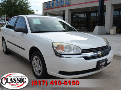 chevrolet malibu 2005 white sedan gasoline 4 cylinders front wheel drive automatic 76051