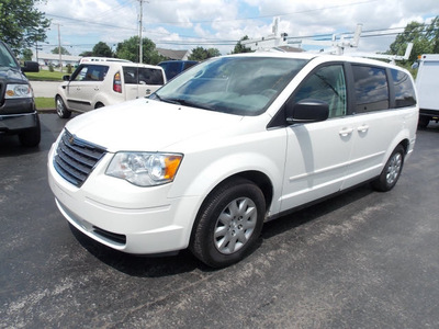 chrysler town and country 2009 white van lx flex fuel 6 cylinders front wheel drive automatic 14224