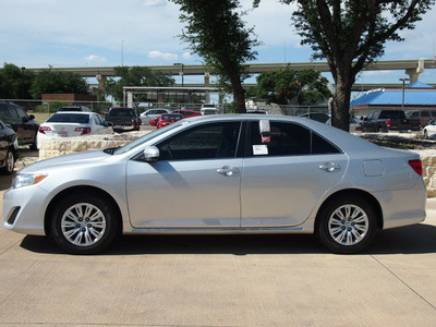 toyota camry 2013 silver sedan le gasoline 4 cylinders front wheel drive automatic 78232