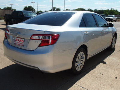 toyota camry 2013 silver sedan le gasoline 4 cylinders front wheel drive automatic 78232