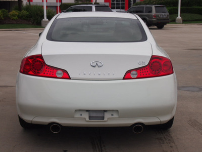 infiniti g35 2003 off white coupe base gasoline 6 cylinders dohc rear wheel drive 77065