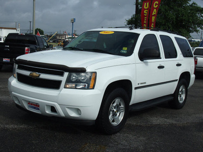 chevrolet tahoe 2007 white suv gasoline 8 cylinders rear wheel drive 4 speed automatic 78214