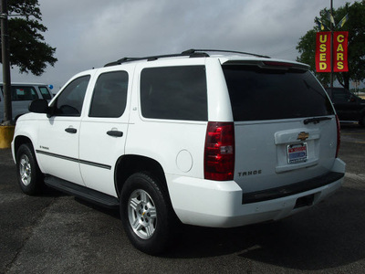 chevrolet tahoe 2007 white suv gasoline 8 cylinders rear wheel drive 4 speed automatic 78214