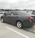 toyota camry 2013 gray sedan se gasoline 4 cylinders front wheel drive automatic 75569