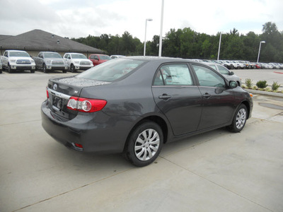 toyota corolla 2013 gray sedan le gasoline 4 cylinders front wheel drive automatic 75569