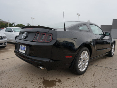 ford mustang 2014 black coupe v6 premium gasoline 6 cylinders rear wheel drive automatic 75062