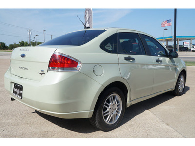 ford focus 2011 green sedan se gasoline 4 cylinders front wheel drive automatic 76502