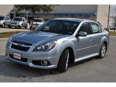 subaru legacy 2013 silver sedan 2 5i limited gasoline 4 cylinders all whee drive cont  variable trans  78233
