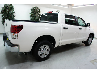 toyota tundra 2013 white grade gasoline 8 cylinders 2 wheel drive automatic 91731