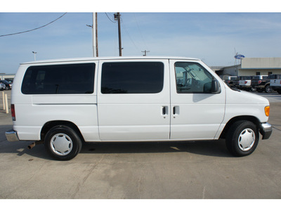 ford e series wagon 2006 white van e 150 xlt gasoline 8 cylinders rear wheel drive automatic 77539