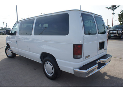 ford e series wagon 2006 white van e 150 xlt gasoline 8 cylinders rear wheel drive automatic 77539