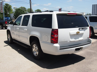 chevrolet suburban 2011 white suv lt 1500 flex fuel 8 cylinders 2 wheel drive automatic with overdrive 77864