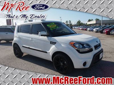 kia soul 2012 white hatchback gasoline 4 cylinders front wheel drive automatic with overdrive 77539