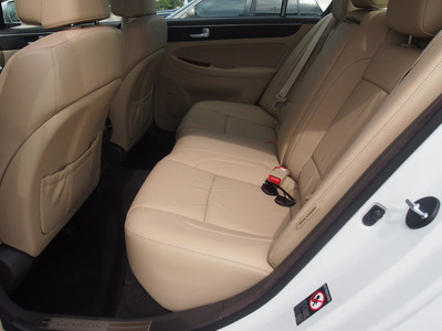 hyundai genesis 2013 white sedan 3 8l gasoline 6 cylinders rear wheel drive automatic 77094