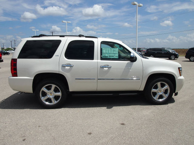 chevrolet tahoe 2014 white suv ltz 8 cylinders automatic 78009