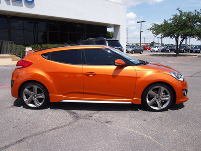hyundai veloster turbo 2013 orange coupe gasoline 4 cylinders front wheel drive automatic 75075