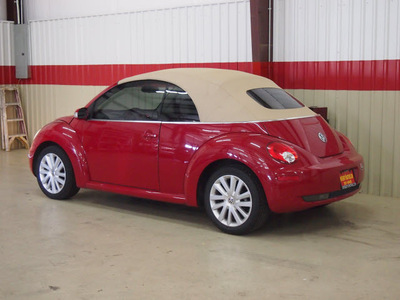 volkswagen new beetle 2008 red se gasoline 5 cylinders front wheel drive automatic 79110