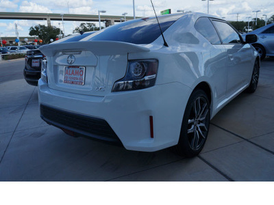 scion tc 2014 white coupe gasoline 4 cylinders front wheel drive automatic 78232